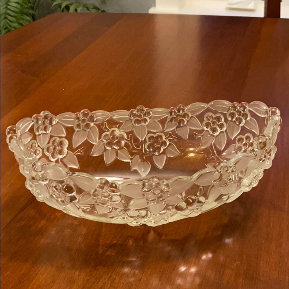 Mikasa Carmen Oval Bowl